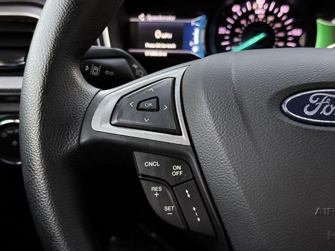 Used 2020 Ford Fusion SE FWD image 27