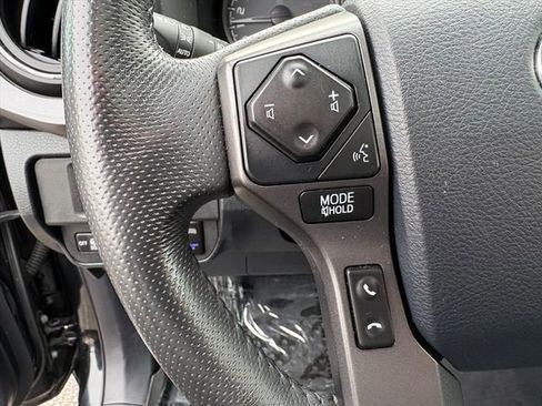 Used 2018 Toyota Tacoma SR image 11