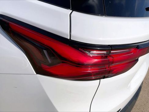 Used 2022 Chevrolet Traverse RS image 27