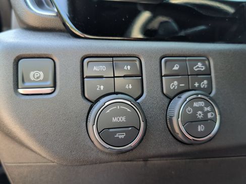 Used 2026 Chevrolet Silverado 1500 High Country w/ High Country Premium Package AWD/4WD image 24