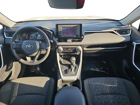 Used 2021 Toyota RAV4 XLE w/ Convenience Package FWD image 9