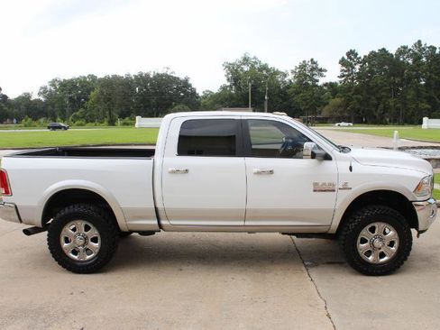 Used 2018 RAM 2500 Laramie w/ Convenience Group AWD/4WD image 18
