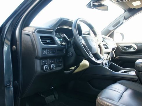 Used 2022 Chevrolet Suburban RST w/ Sport Performance Package image 15