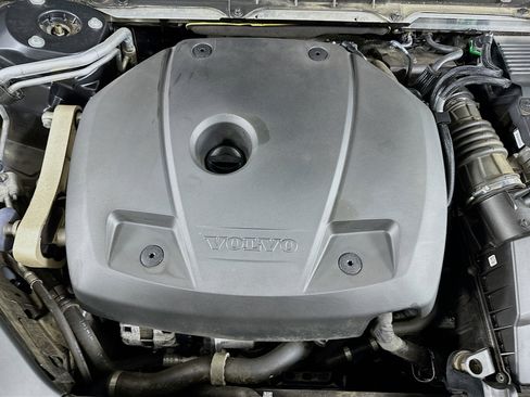 Used 2022 Volvo XC90 T6 Momentum w/ Advanced Package image 36