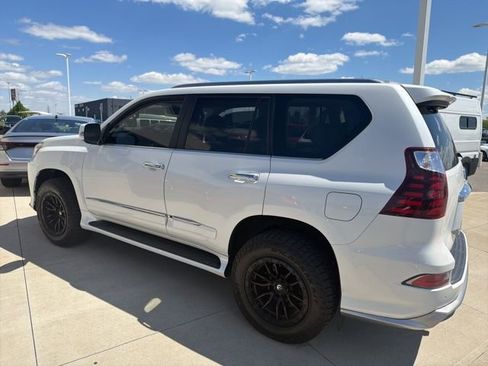 Used 2019 Lexus GX 460 Premium image 3