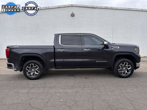 Used 2022 GMC Sierra 1500 SLT image 1
