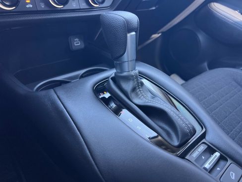 Certified 2025 Honda HR-V LX image 15