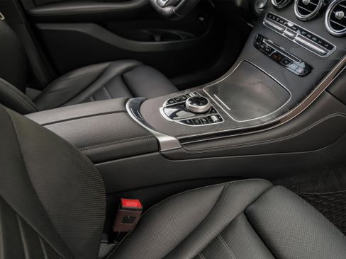 Used 2019 Mercedes-Benz GLC 43 AMG 4MATIC image 23