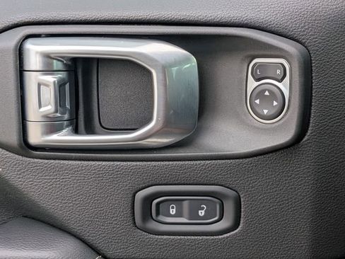 Used 2023 Jeep Wrangler Unlimited Rubicon 4xe image 23