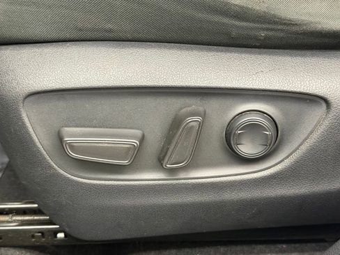 Certified 2022 Toyota RAV4 XLE w/ Carpet Mat Package (TMS) AWD/4WD image 23