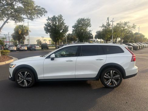 Used 2024 Volvo V60 B5 Cross Country Plus w/ Protection Package Premier AWD/4WD image 14