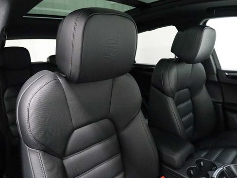 Certified 2026 Porsche Macan AWD/4WD image 22