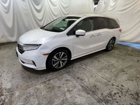 Used 2023 Honda Odyssey Touring image 4