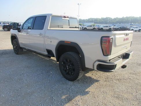 New 2026 GMC Sierra 2500 AT4 w/ AT4 Premium Plus Package AWD/4WD image 7