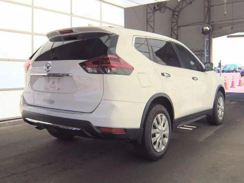 Used 2019 Nissan Rogue S FWD image 2