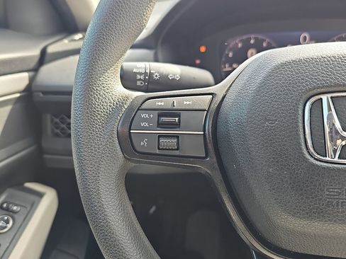 Used 2023 Honda Accord EX image 18