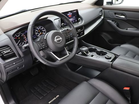 Used 2023 Nissan Rogue SV w/ SV Premium Package image 14