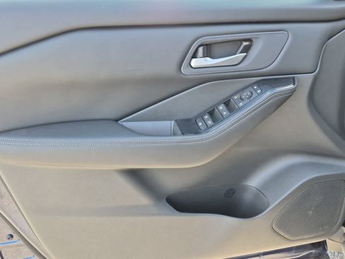 New 2026 Nissan Rogue SV image 9