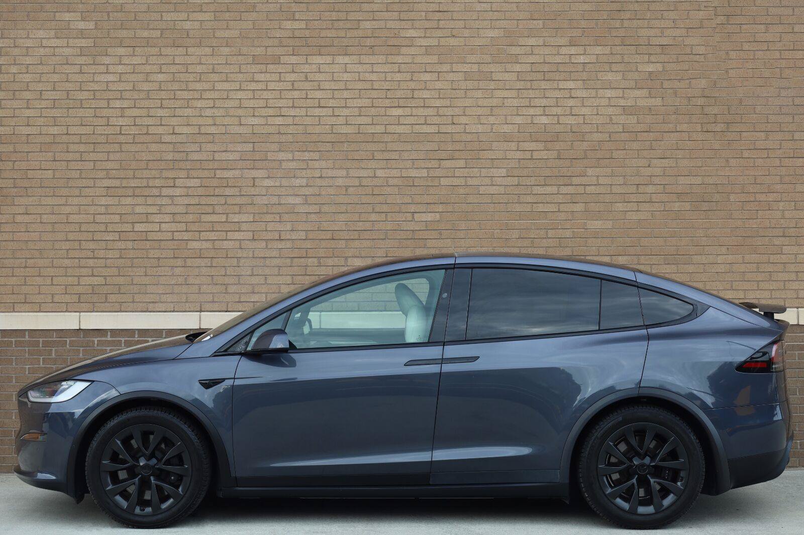 Used 2023 Tesla Model X AWD/4WD image 3