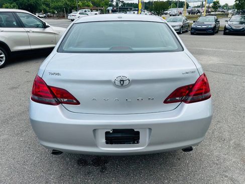 Used 2009 Toyota Avalon Limited FWD image 4