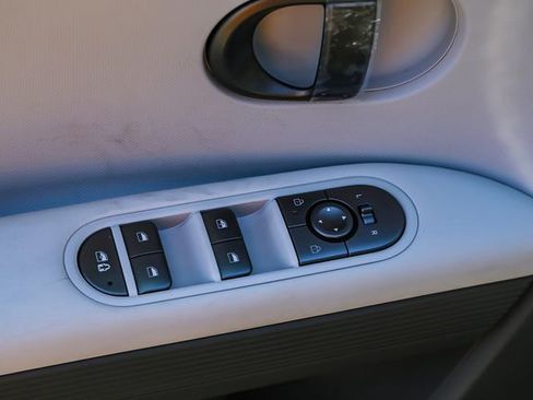 New 2025 Hyundai Ioniq 5 SE image 21