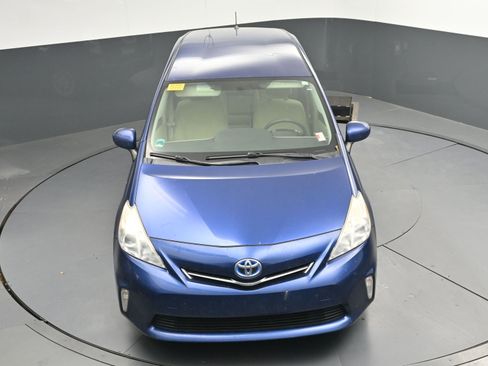 Used 2012 Toyota Prius V Two image 28
