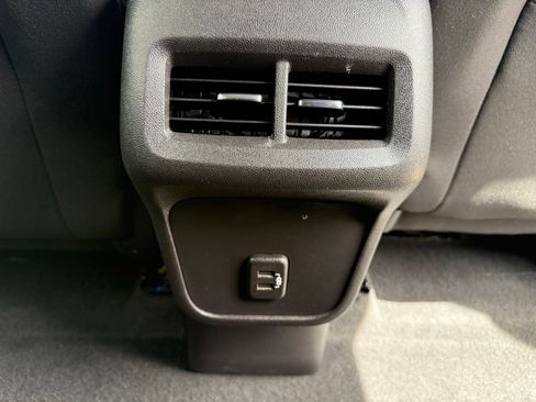Used 2024 Chevrolet Equinox LT AWD/4WD image 33