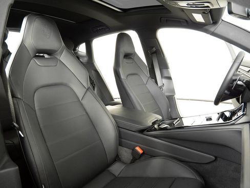 New 2026 Porsche Panamera image 24
