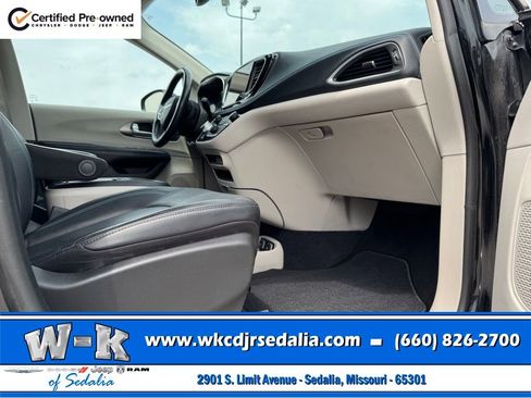 Certified 2021 Chrysler Pacifica Touring-L FWD image 22