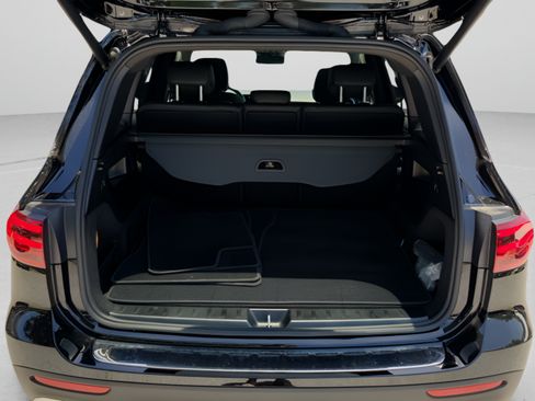 Used 2026 Mercedes-Benz GLB 250 image 5