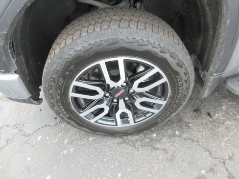 Certified 2025 GMC Sierra 1500 AT4 w/ AT4 Premium Package AWD/4WD image 15