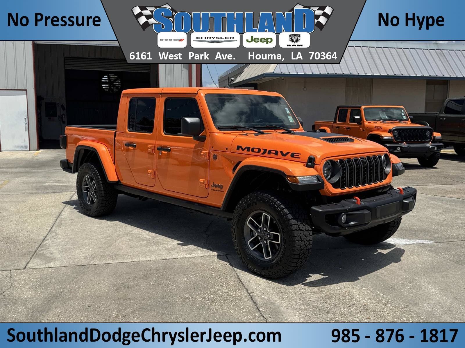 Used 2025 Jeep Gladiator Mojave AWD/4WD image 1