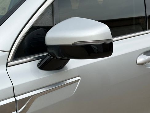 Used 2021 Kia Sorento LX image 36