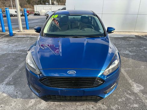 Used 2018 Ford Focus SE w/ SE Appearance Package image 8