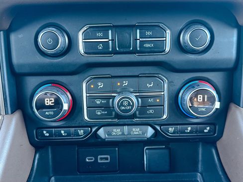 Certified 2023 Chevrolet Suburban High Country w/ LPO, Illumination Package image 30