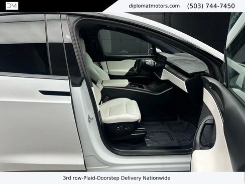 Used 2022 Tesla Model X Plaid image 19