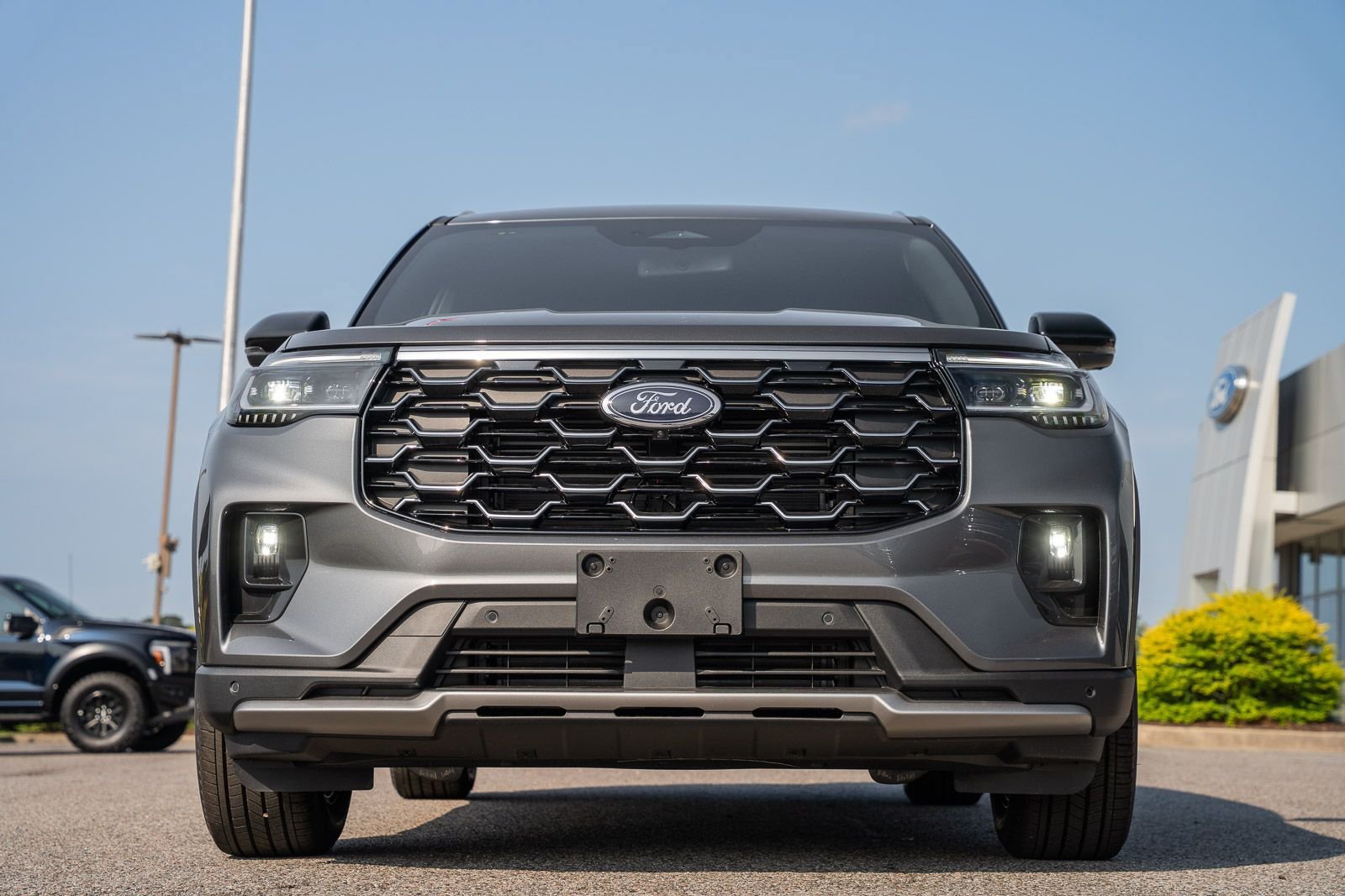 New 2026 Ford Explorer Platinum RWD image 2