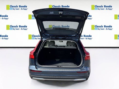 Used 2025 Volvo V60 B5 Cross Country Plus AWD/4WD image 30