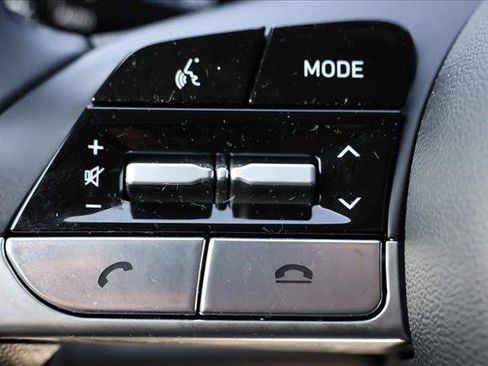 Used 2023 Hyundai Elantra Limited FWD image 14