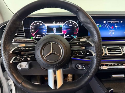 Used 2024 Mercedes-Benz GLS 580 4MATIC image 25