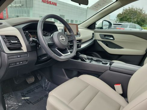 Certified 2023 Nissan Rogue SV w/ SV Premium B Package AWD/4WD image 19