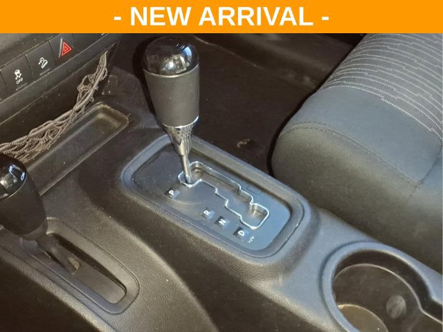Used 2012 Jeep Wrangler Unlimited Rubicon w/ Connectivity Group AWD/4WD image 21