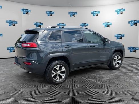 Used 2016 Jeep Cherokee Trailhawk w/ Comfort/Convenience Group AWD/4WD image 5