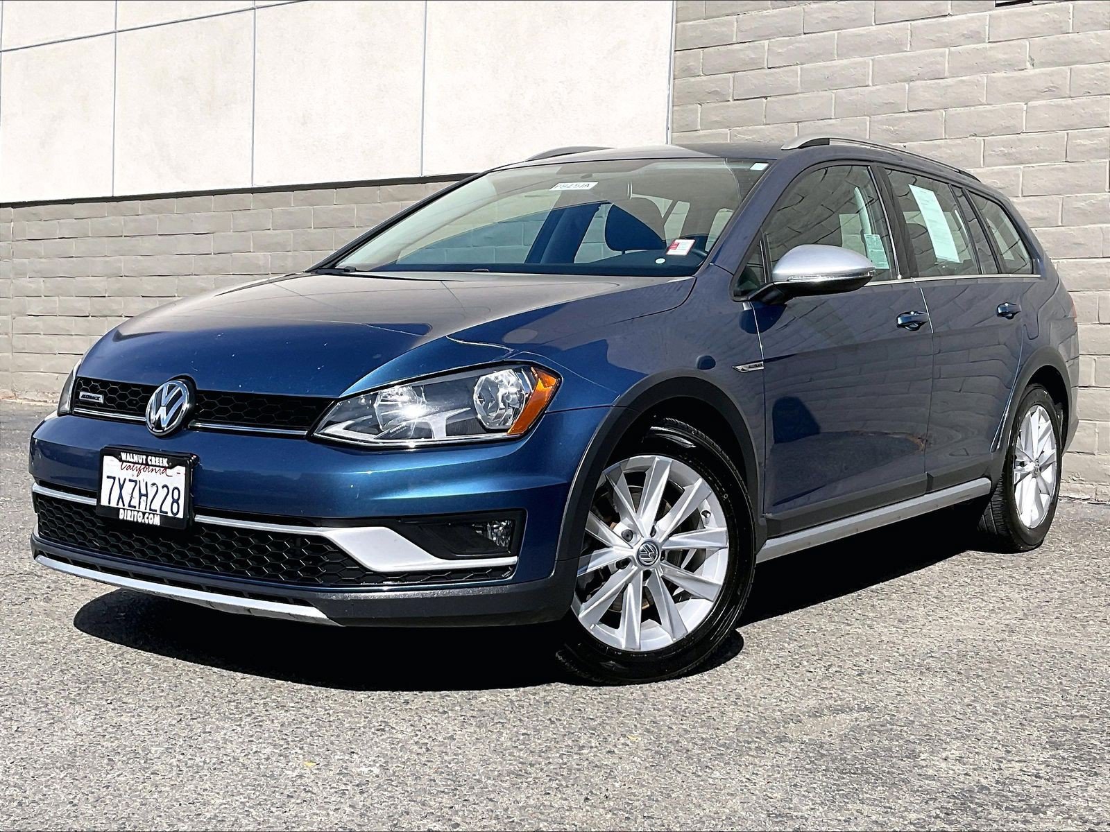 Used 2017 Volkswagen Golf Alltrack S AWD/4WD image 12
