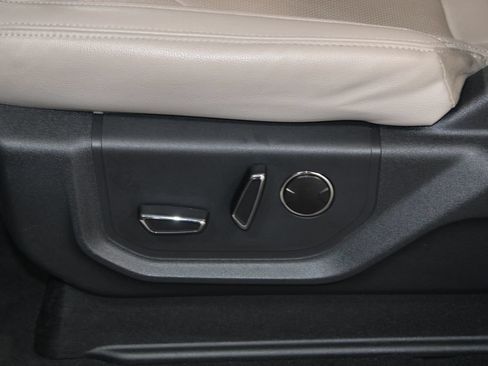 Used 2024 Ford Expedition Limited RWD image 22