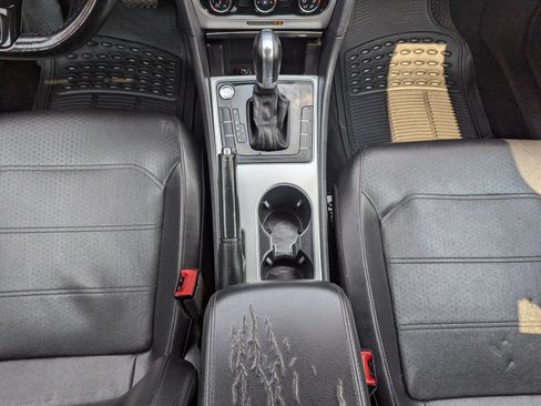 Used 2019 Volkswagen Passat 2.0T Wolfsburg w/ Wheels & Sunroof Package FWD image 15