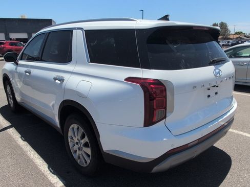 Used 2025 Hyundai Palisade SEL FWD image 3