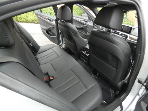 Used 2019 BMW 530i w/ Convenience Package image 22