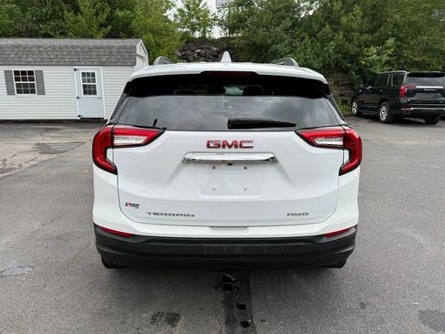 Used 2024 GMC Terrain SLE w/ Driver Convenience Package AWD/4WD image 4