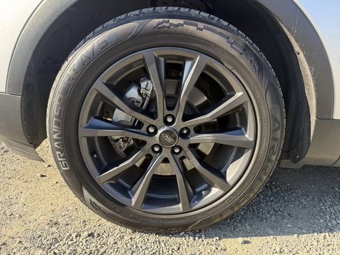 Used 2017 Ford Explorer XLT w/ Equipment Group 202A image 9